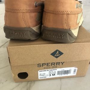 Kids Sperry size 3